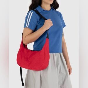 BAGGU Medium Nylon Crescent Bag